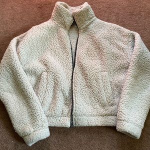 American Eagle Womens Sz XS Biege Cropped Sherpa Teddy Fuzzy Jacket
